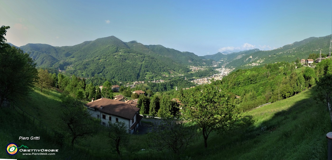 46 Vista panoramica sulla conca di Zogno.jpg